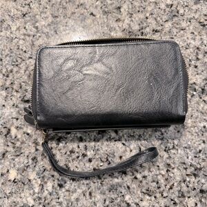 Black Wristlet Wallet with Magnet for Phone